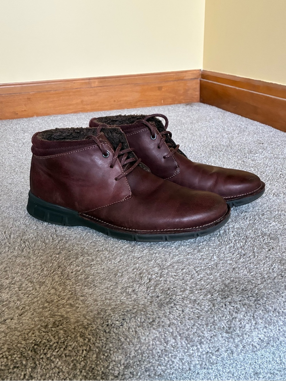 Clarks Men's Burgundy Leather Chukka Boots
